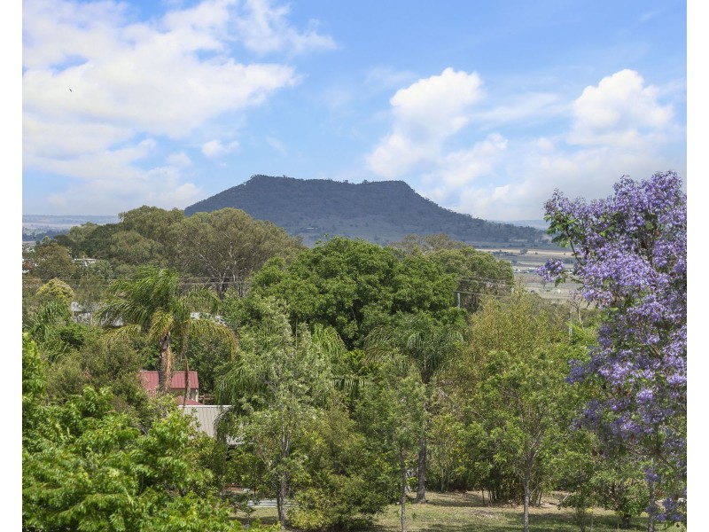 6-8 Coverdale Crescent, Cotswold Hills QLD 4350