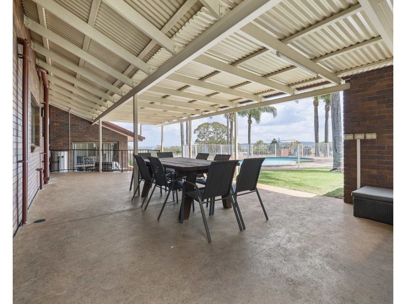 6-8 Coverdale Crescent, Cotswold Hills QLD 4350