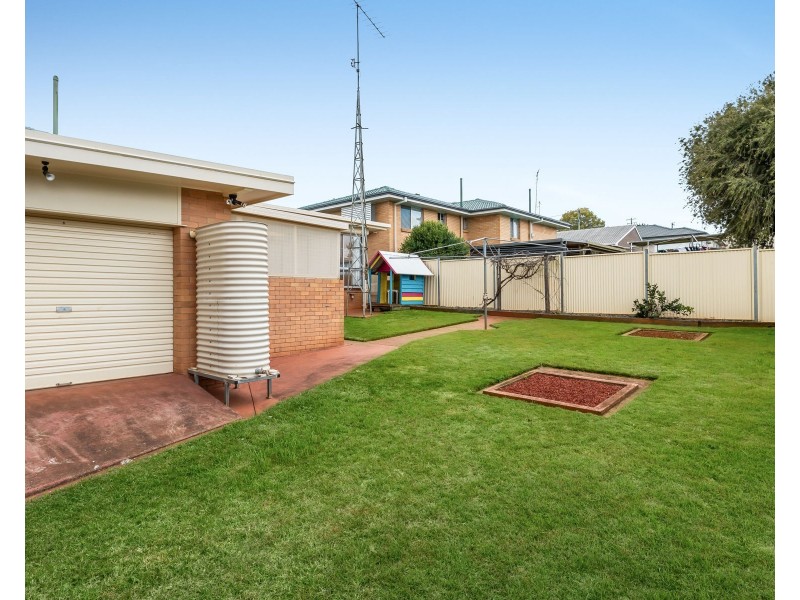 8 Parsons Street, Rangeville QLD 4350