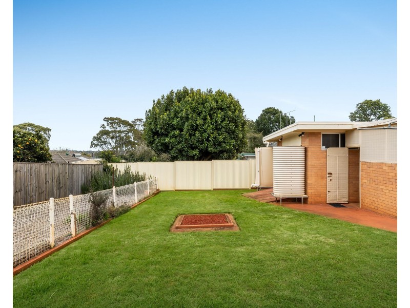 8 Parsons Street, Rangeville QLD 4350