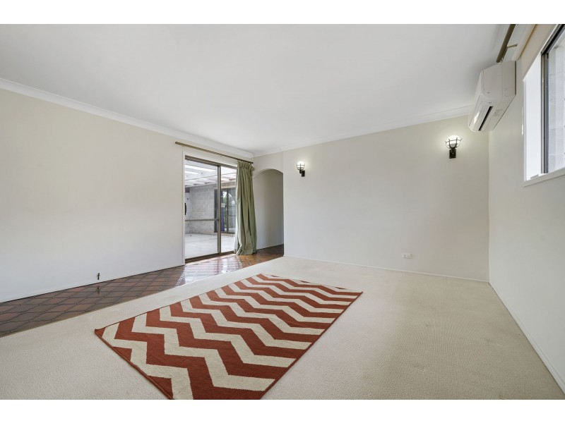 1 Collard Court, Darling Heights QLD 4350