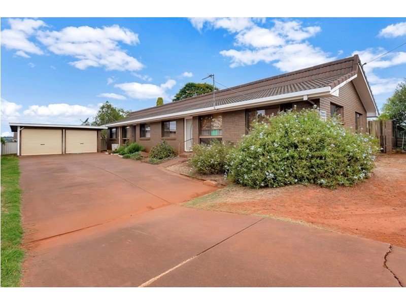 1/208 Tor Street, Rockville QLD 4350