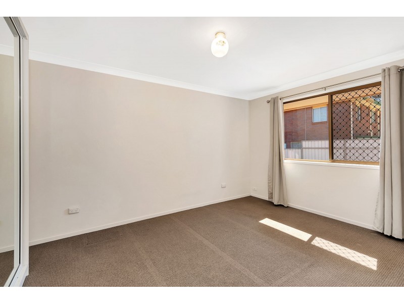 2/208 Tor Street, Rockville QLD 4350
