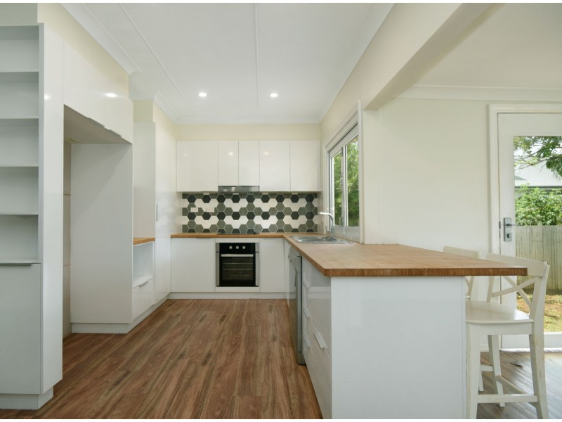 2 McCarthy Street, Newtown QLD 4350