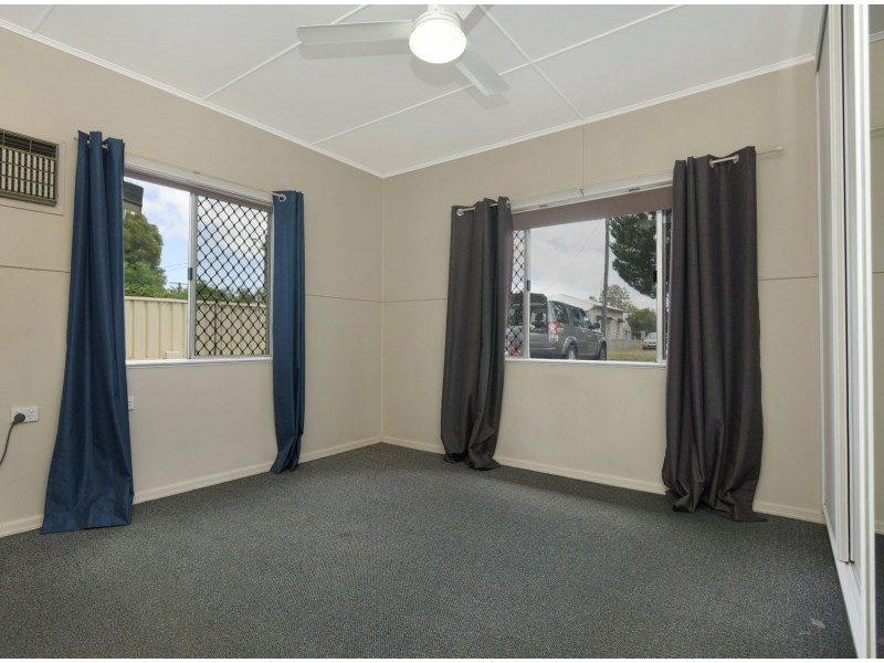 2 McCarthy Street, Newtown QLD 4350