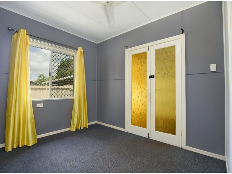 2 McCarthy Street, Newtown QLD 4350