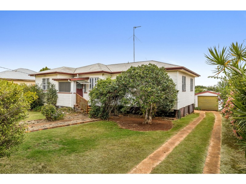 3 Weetwood Street, Newtown QLD 4350
