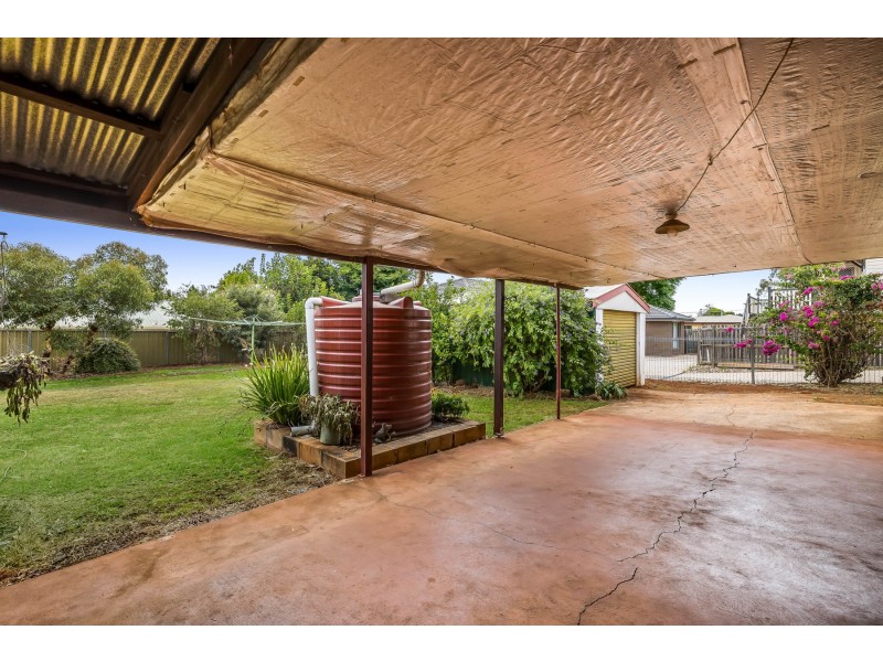 3 Weetwood Street, Newtown QLD 4350