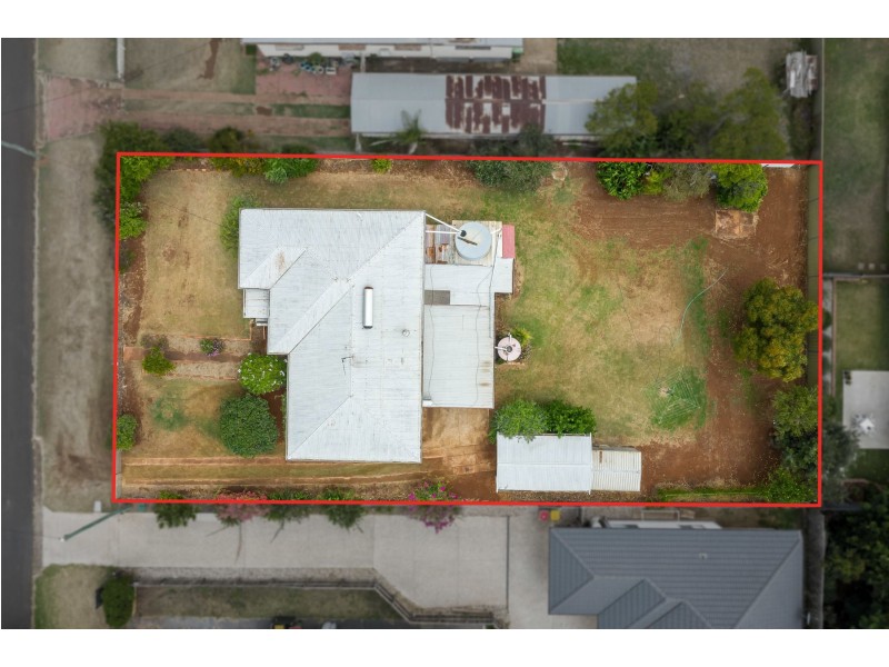 3 Weetwood Street, Newtown QLD 4350