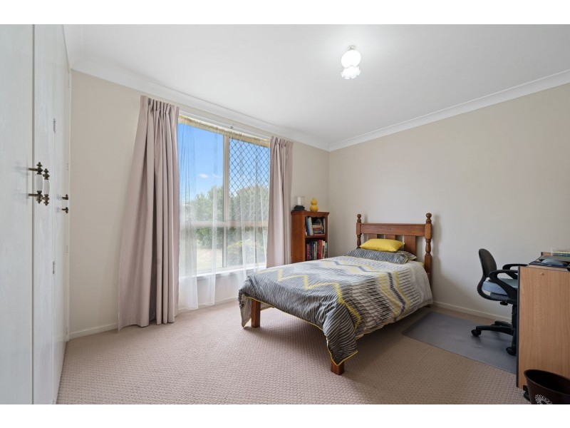 1 Northland Street, Newtown QLD 4350