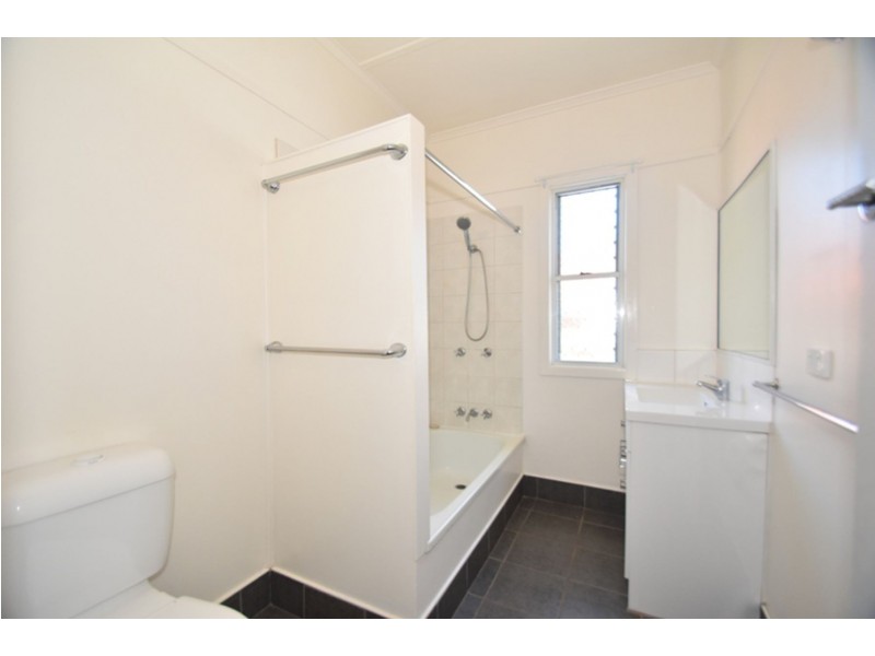 105b Hill Street, Newtown QLD 4350