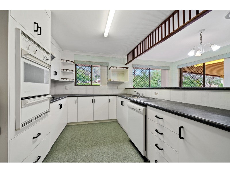 7 Vera Drive, Top Camp QLD 4350