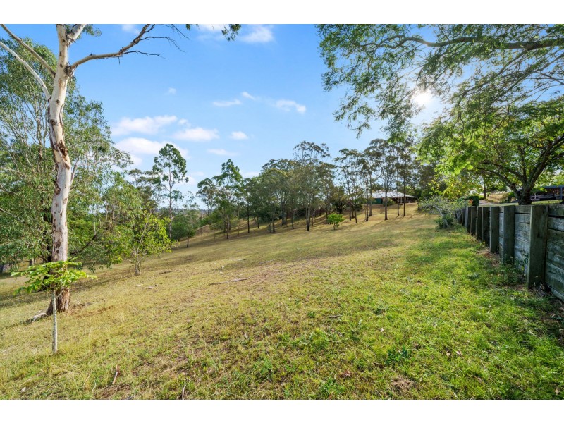 7 Vera Drive, Top Camp QLD 4350