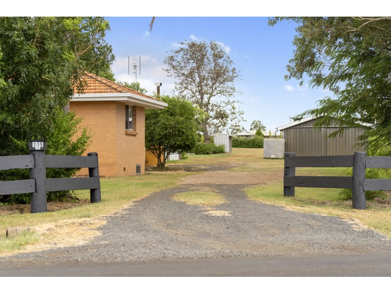 115 Main Street, Westbrook QLD 4350