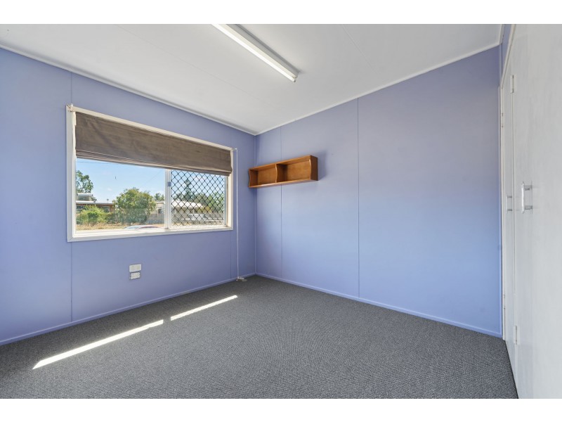 14 Earl Street, Jondaryan QLD 4403