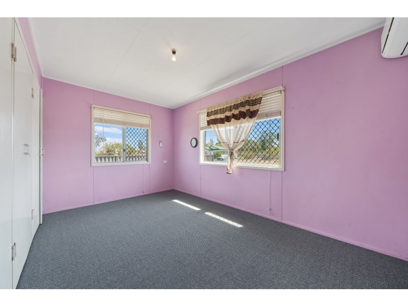 14 Earl Street, Jondaryan QLD 4403