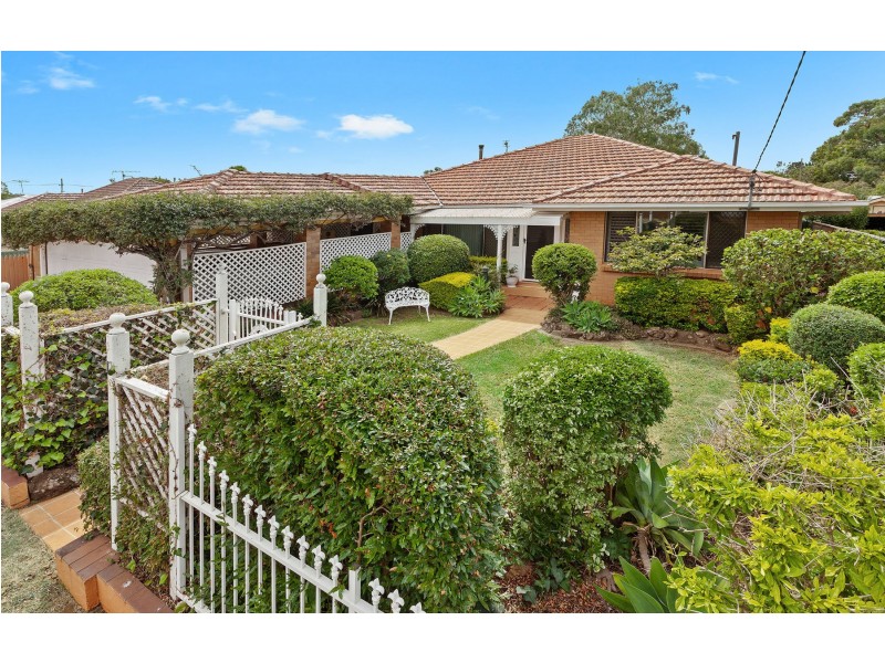 12 Newmarket Street, Newtown QLD 4350