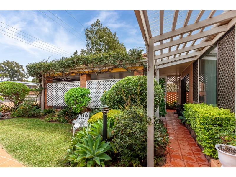 12 Newmarket Street, Newtown QLD 4350