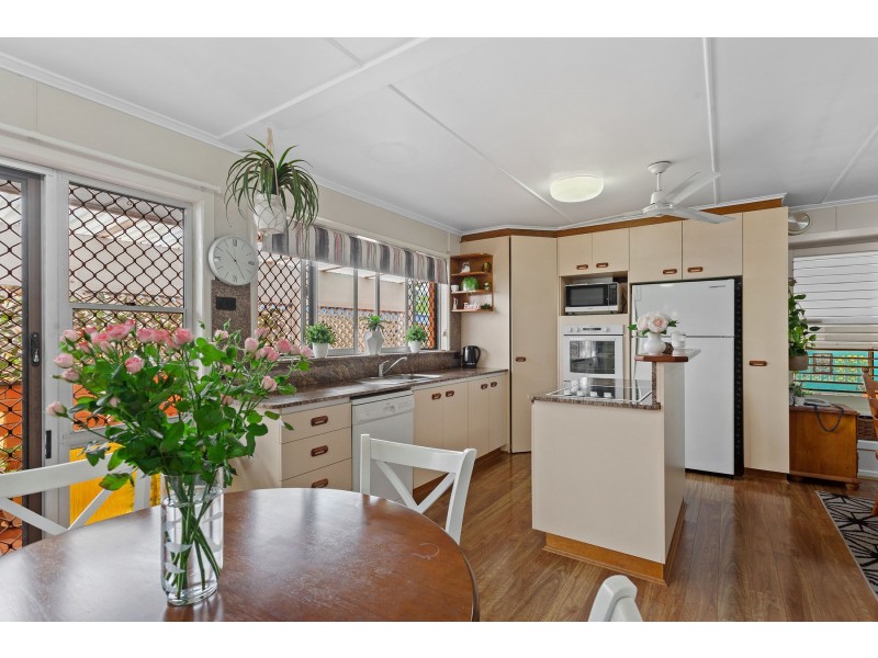 12 Newmarket Street, Newtown QLD 4350