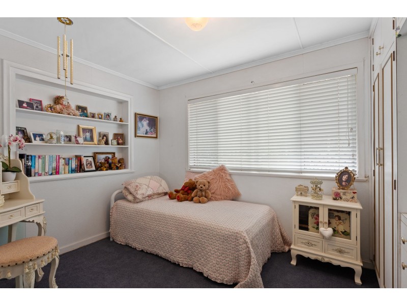 12 Newmarket Street, Newtown QLD 4350