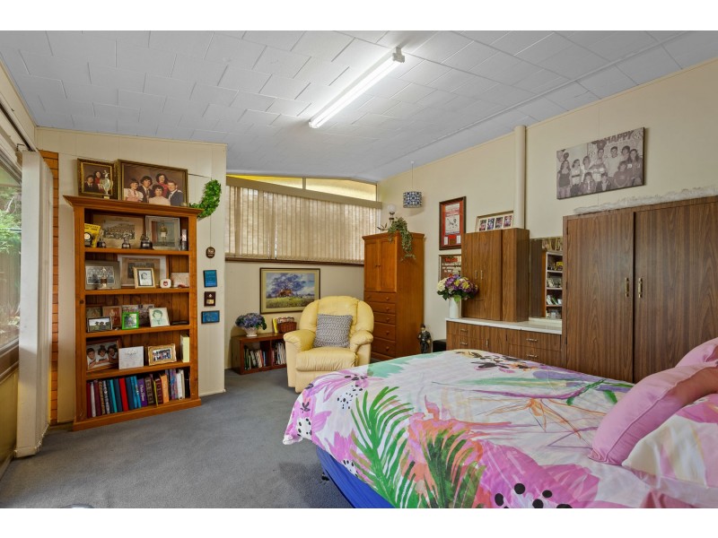 12 Newmarket Street, Newtown QLD 4350