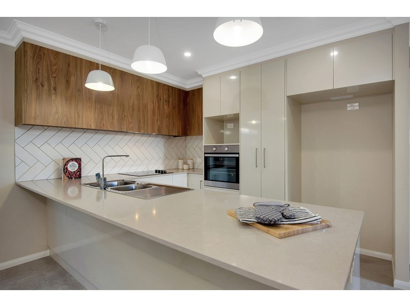 12 Kirklees Street, Newtown QLD 4350