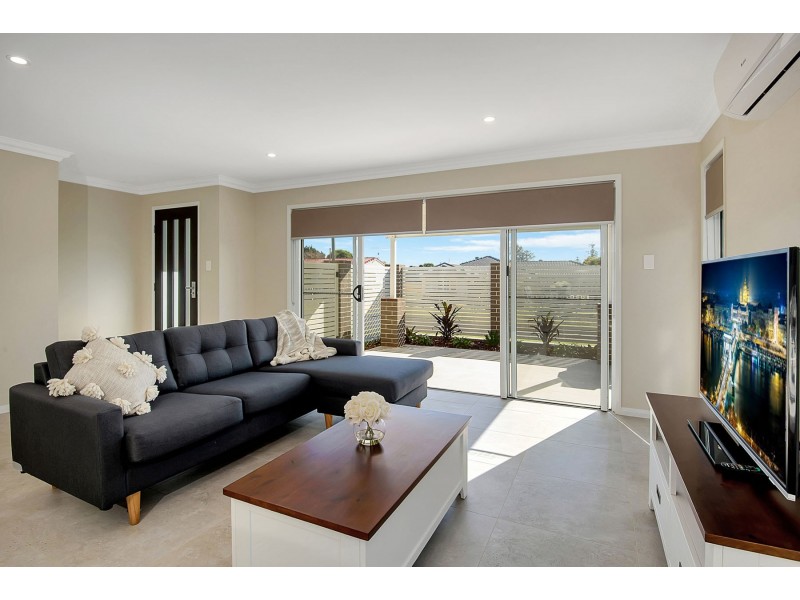 12 Kirklees Street, Newtown QLD 4350