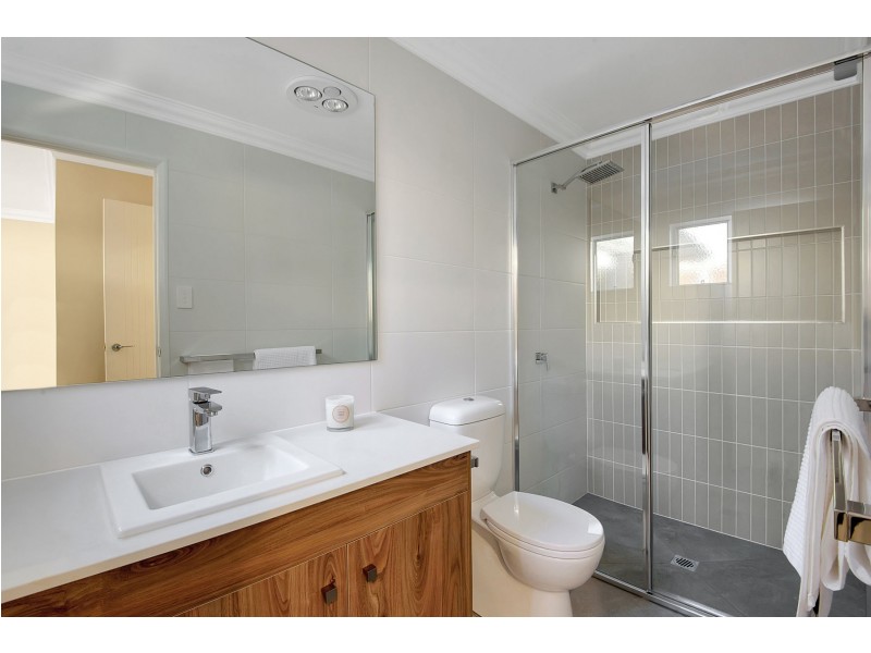 12 Kirklees Street, Newtown QLD 4350