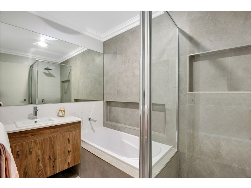 12 Kirklees Street, Newtown QLD 4350