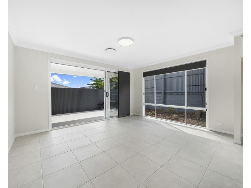 12 Kirklees Street, Newtown QLD 4350