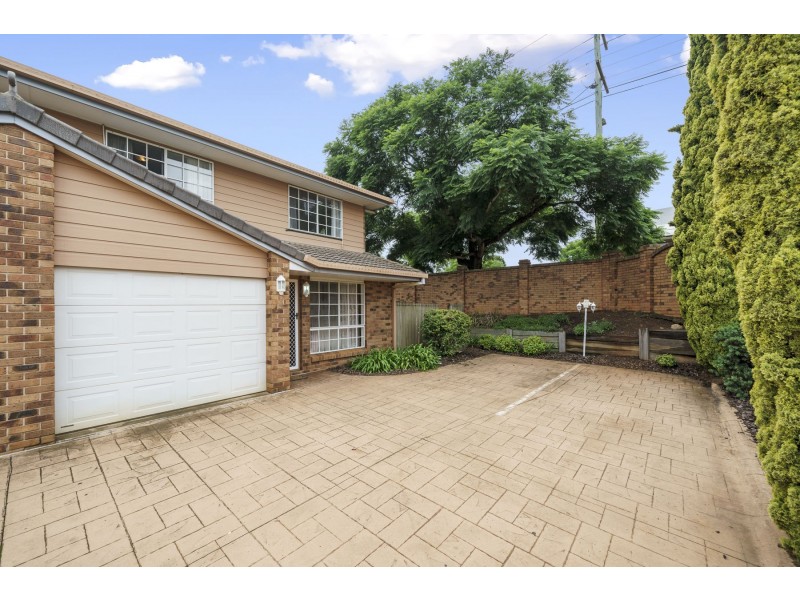 1/2-6 Roser Close, Kearneys Spring QLD 4350