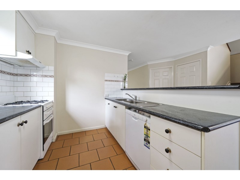 1/2-6 Roser Close, Kearneys Spring QLD 4350