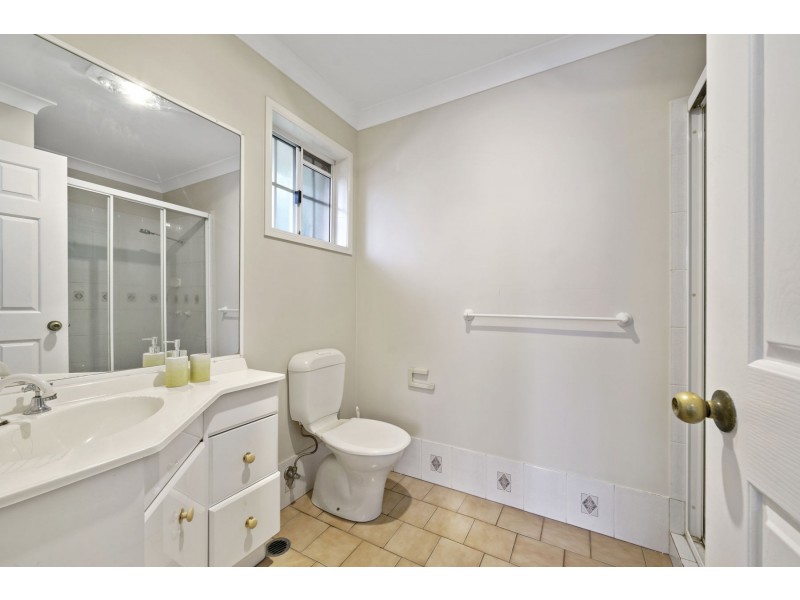 1/2-6 Roser Close, Kearneys Spring QLD 4350
