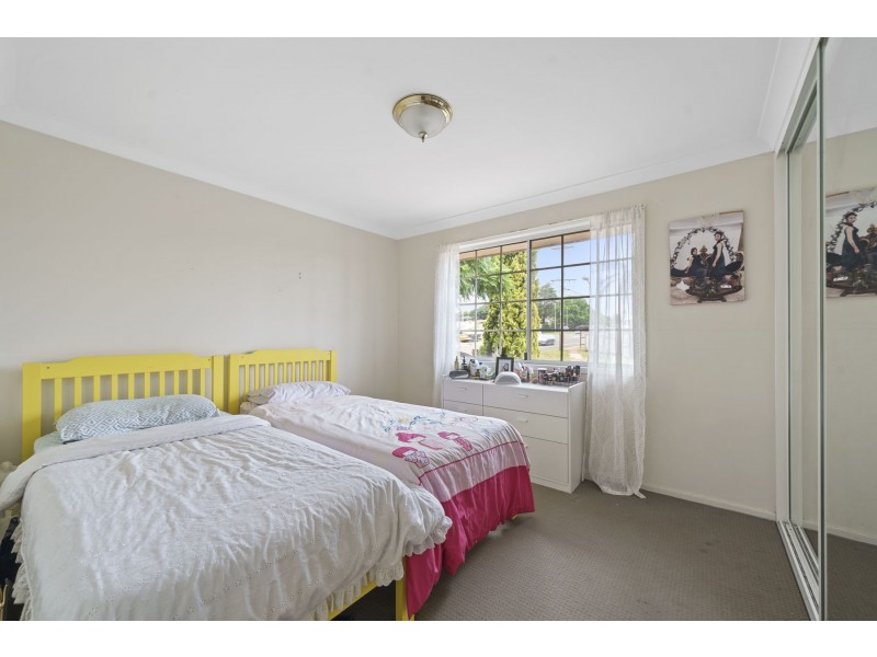 1/2-6 Roser Close, Kearneys Spring QLD 4350