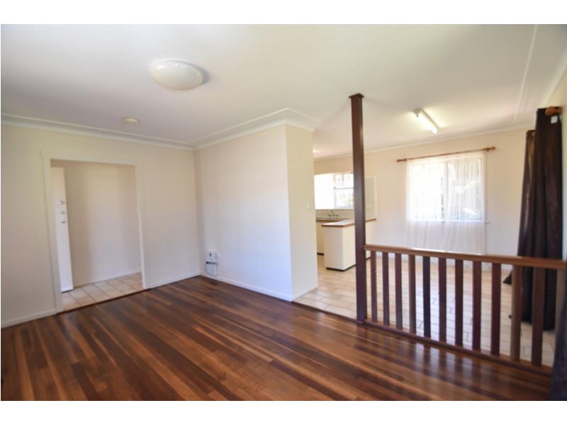 35 North Street, Mount Lofty QLD 4350