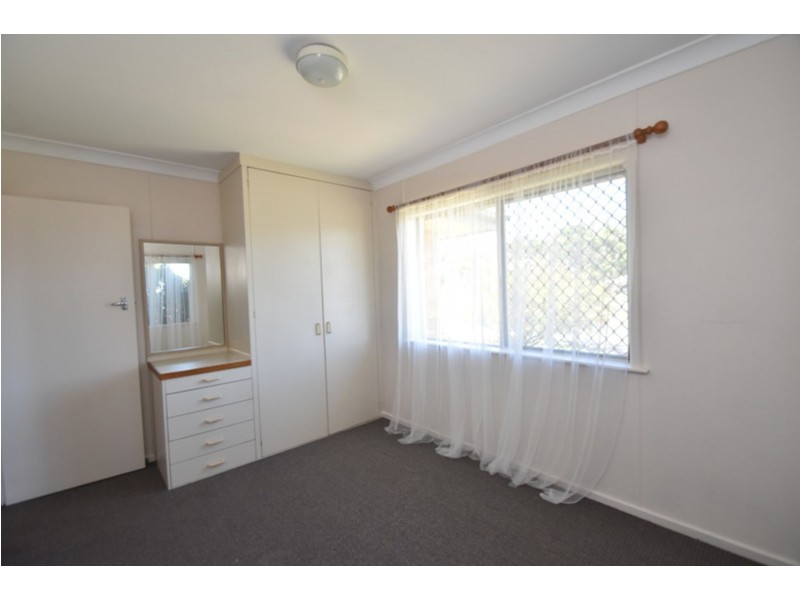 35 North Street, Mount Lofty QLD 4350