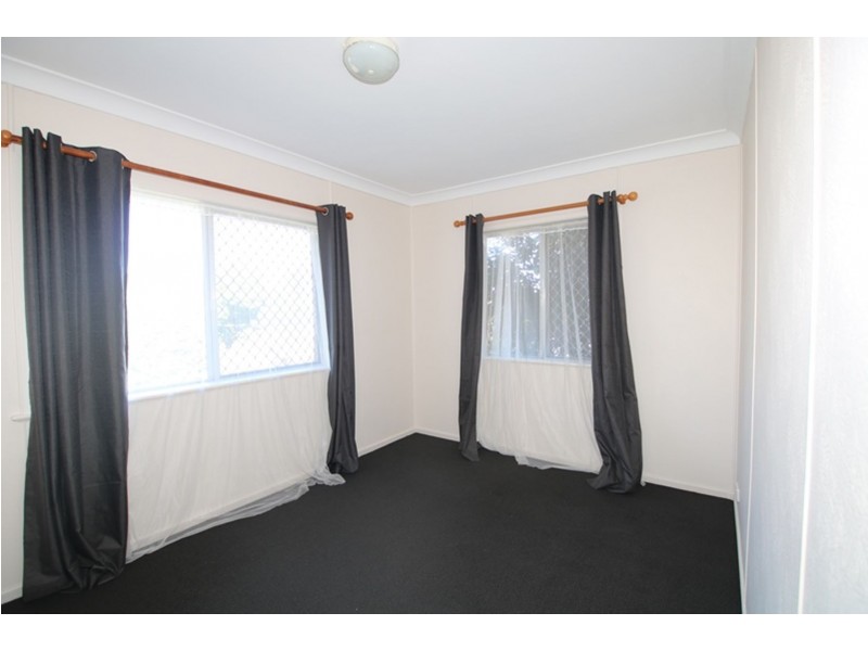 35 North Street, Mount Lofty QLD 4350