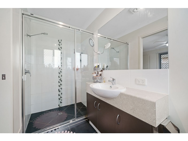 35 Taragon Street, Glenvale QLD 4350