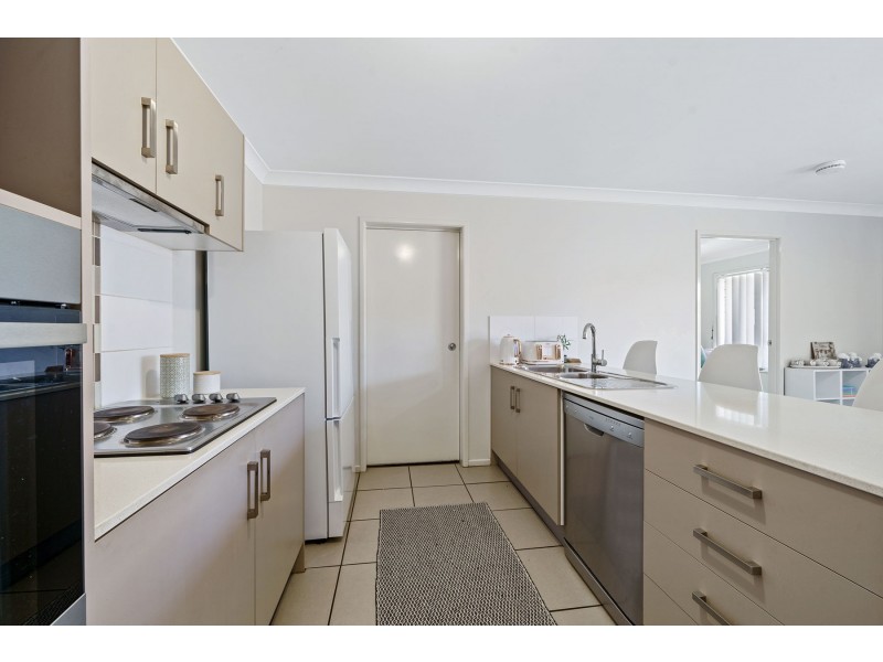 317 Bridge Street, Newtown QLD 4350