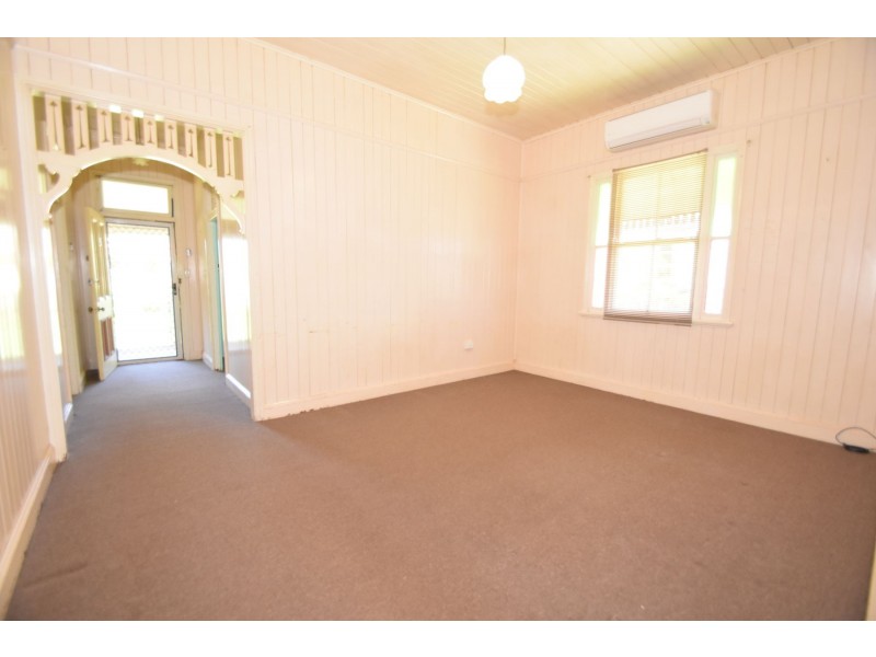 5 Warwick Street, Harristown QLD 4350