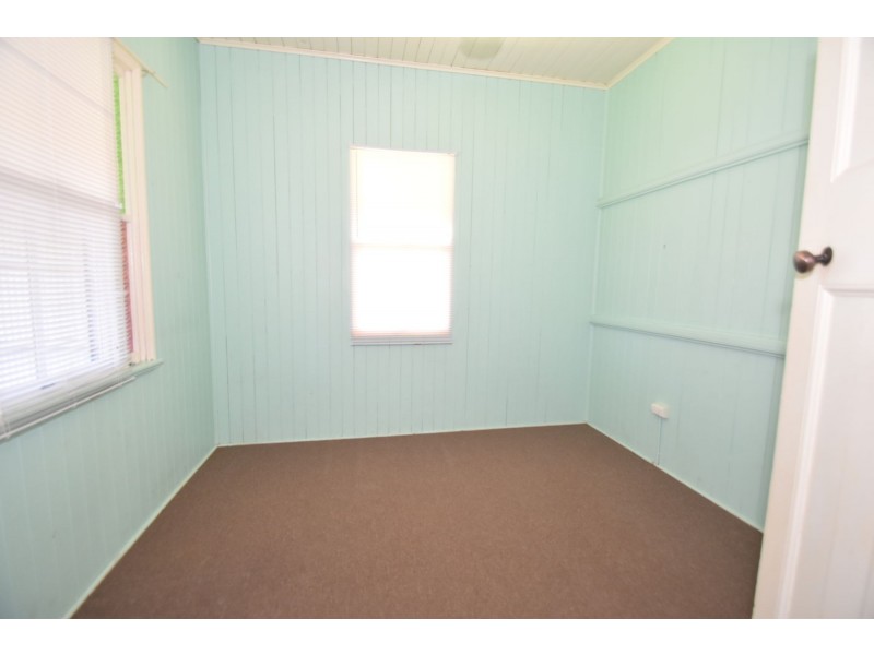 5 Warwick Street, Harristown QLD 4350