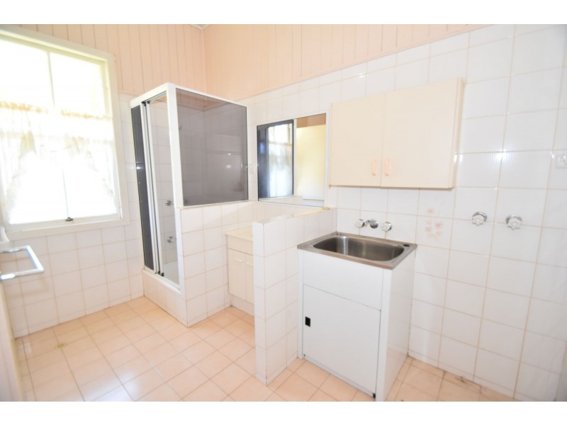 5 Warwick Street, Harristown QLD 4350