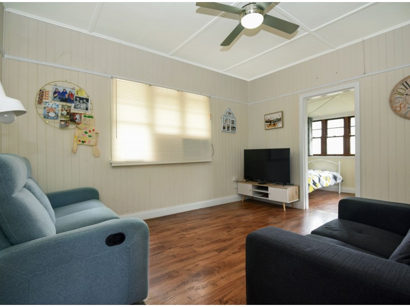 1 Weetwood Street, Newtown QLD 4350