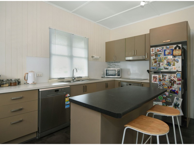 1 Weetwood Street, Newtown QLD 4350