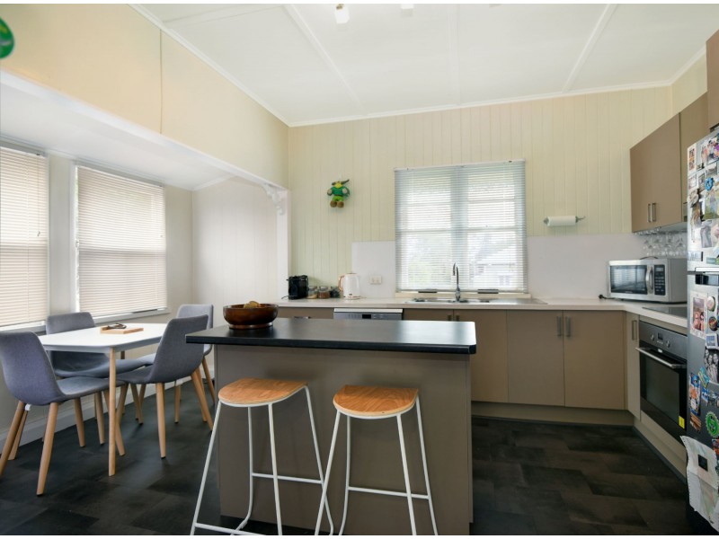 1 Weetwood Street, Newtown QLD 4350