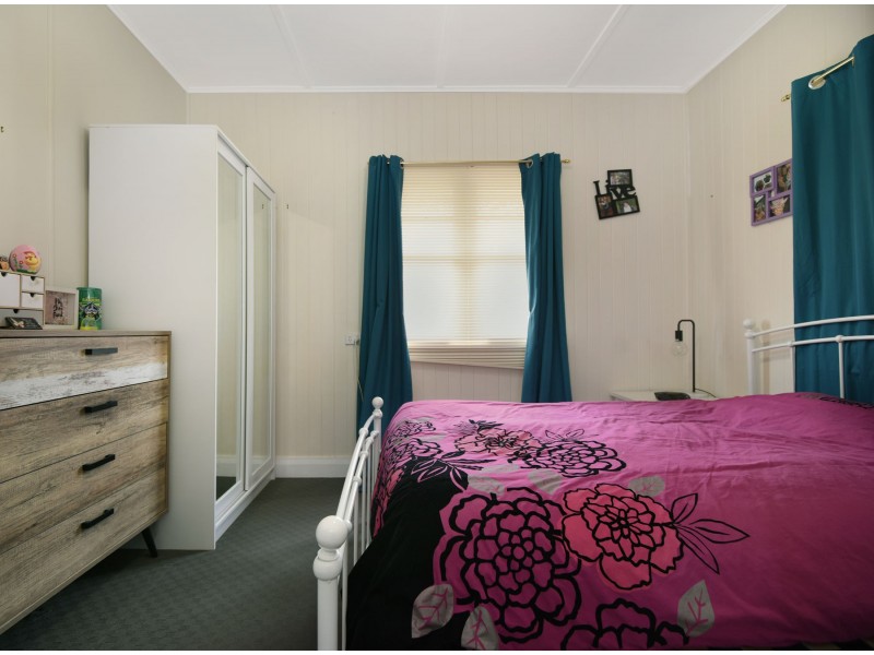 1 Weetwood Street, Newtown QLD 4350