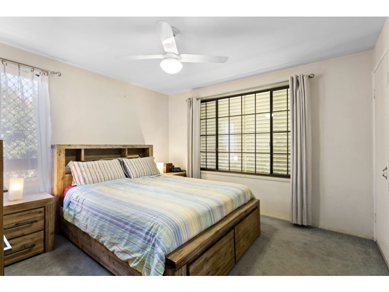 16 Robb Street, Oakey QLD 4401