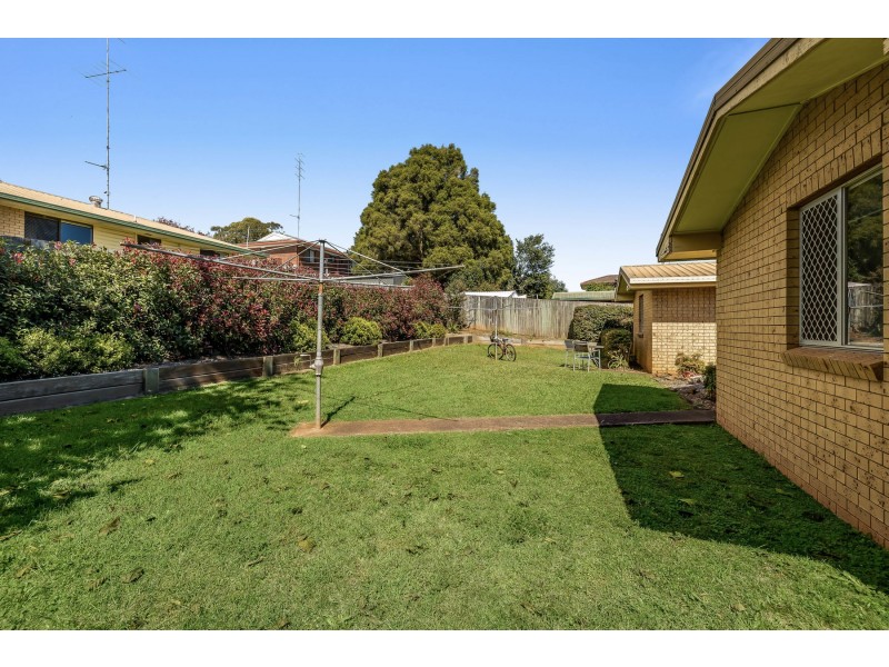 16 Behland Street, Kearneys Spring QLD 4350