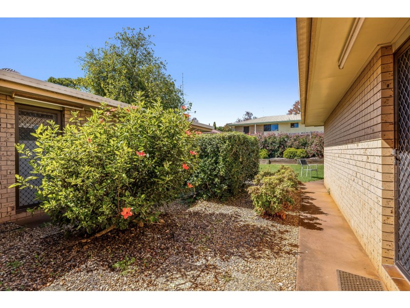 16 Behland Street, Kearneys Spring QLD 4350
