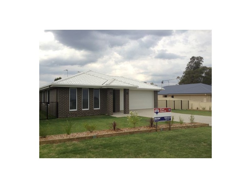 13 Railway Street, Wyreema QLD 4352